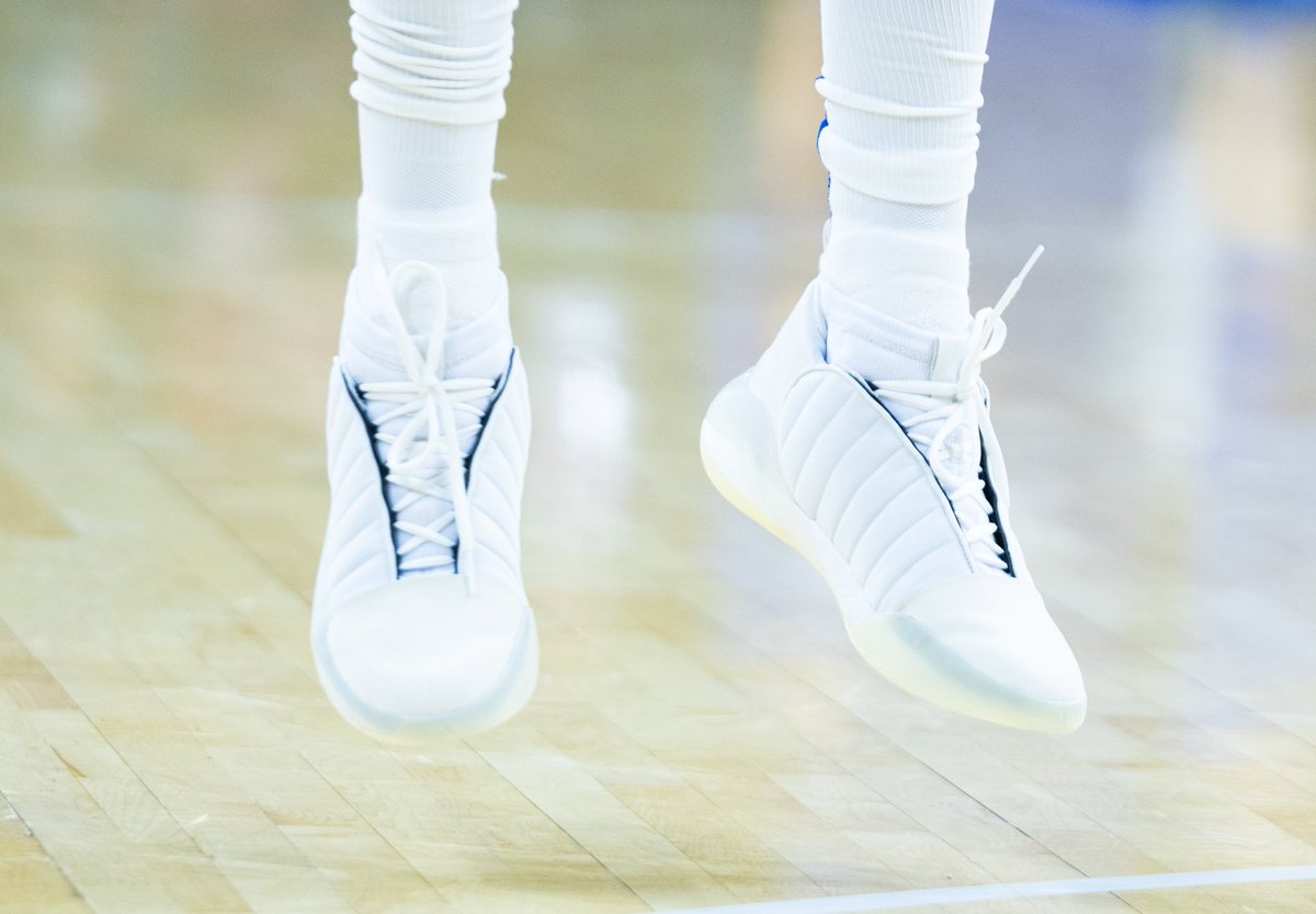 JHarden13's tweet photo. Uno. https://t.co/GU9s0SnM3w