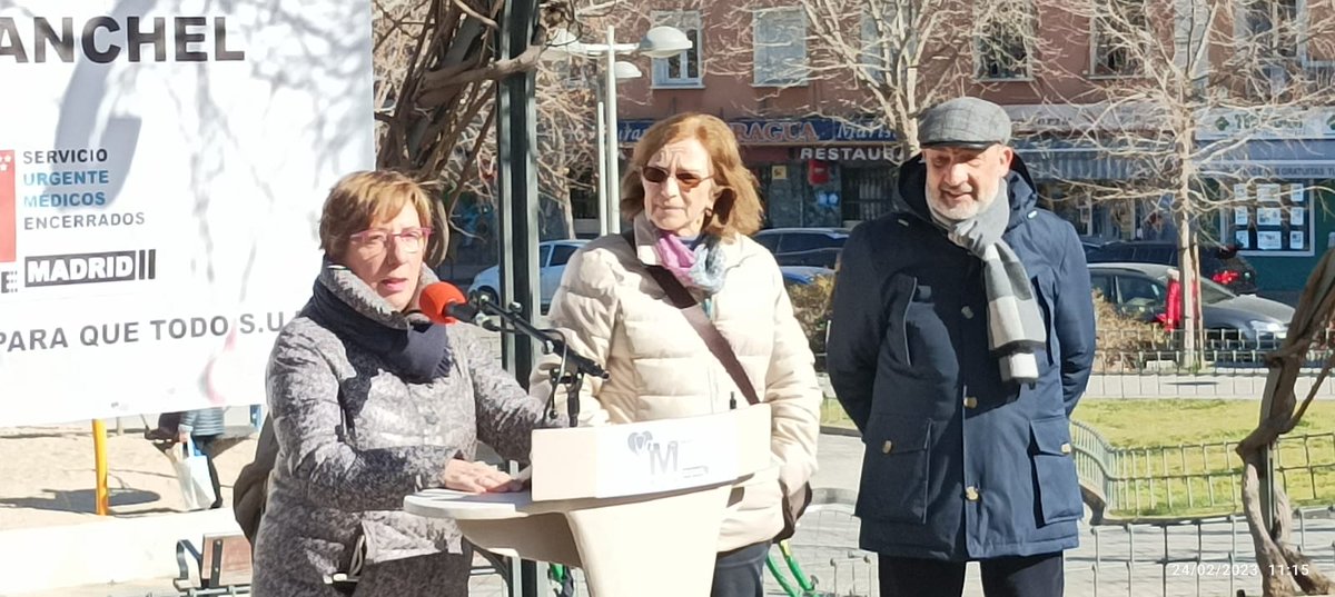 El SUME de <a href="/EncierroSanidad/">S.U.M.E. Manoteras</a> ha visitado esta mañana Carabanchel. Allí ha sido acogido por <a href="/docu_elena/">Elena Siguenza</a> de <a href="/AvComillas/">A.V Barrio Comillas (Madrid)</a> , <a href="/AVCarabanchel/">AV Casco Antiguo Carabanchel Bajo</a> y otras asociaciones vecinales. Los médicos de Atención Primaria en lucha tienen todo nuestro apoyo.