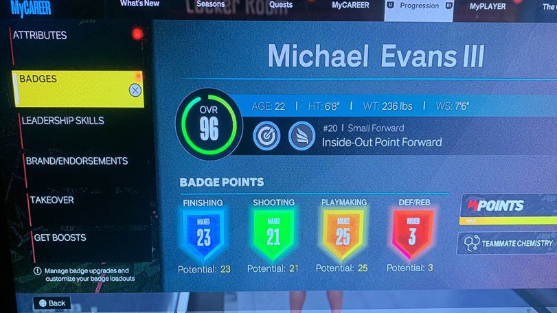 RisebadgeMir's tweet photo. Shoutout to my guy @MichaelEvans117  for trusting me and my team to max out his build and give him 99 ovr ❗️🔥 great working w you brother . #BadgeGrinders #badgegrinder https://t.co/rYBsxLvQ0q