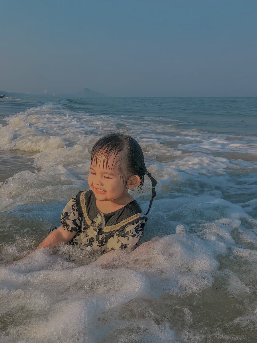 naomi9431's tweet image. ทะเลครั้งแรกของน้องแหมบ
ไม่มีกลัว วิ่งลงทั้งชุดที่ใส่มาเลย55 เห็นลินินชอบ ลินินสนุก ย่าหายเหนื่อยเลยยยย #Linin #เด็กดื้อของย่า