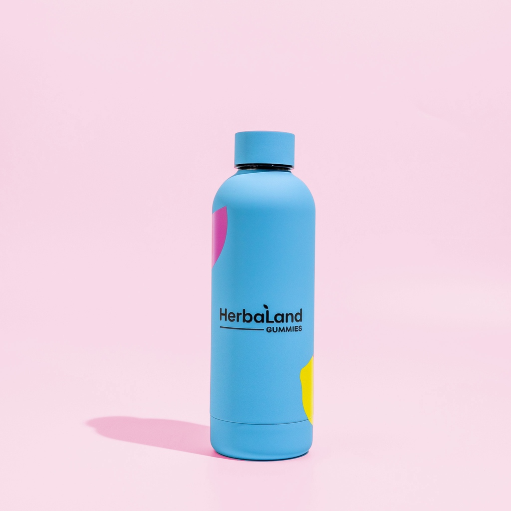 herbaland's tweet image. Quench your thirst in style with a free personalized Herbaland water bottle when you spend $115 or more (after discounts and taxes). 

Your drinks will stay chill and so will your savings. Don't miss out, get yours now! 💦

#HydrateInStyle #Herbaland #StayCool #Thirsty #Savings