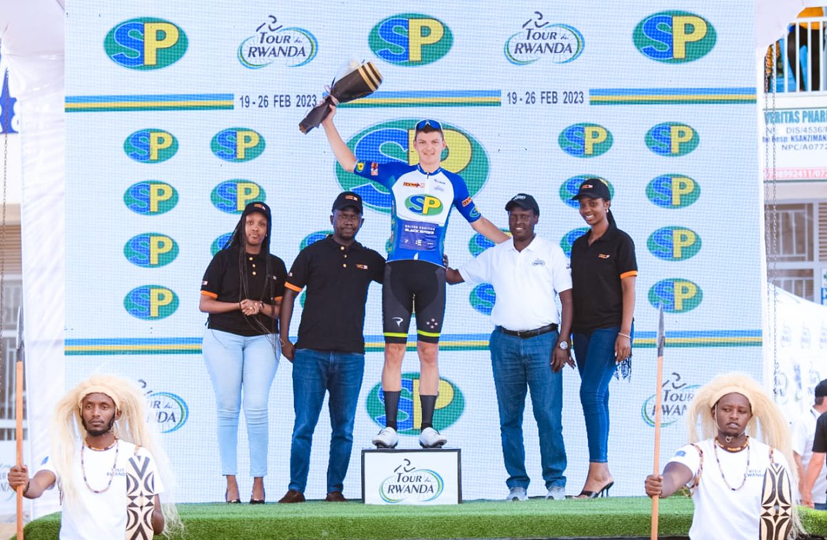 tour_du_Rwanda's tweet photo. #TdRwanda23 Stage 6 Podium & Results
Sprints Classification sponsored by @SPRwanda
🥇 @jamesfouche98 ( @BlackSpokeNZ) 26pts
🥈Arefayne Akilu ( Eritrea) 9pts
🥉 @MarcPritzen ( @EFNIPPODevo) 8pts
#SPRwanda #SPstations https://t.co/AeNW7kzd4k