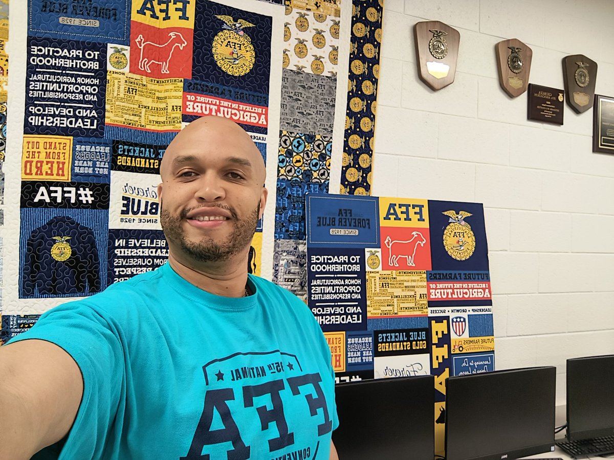 DonovanHemming1's tweet photo. Happy #NationalWearBlueDay! Today's the day to wear blue in support of National FFA! @DHSVetScience @NationalFFA @FCCollegeCareer @FCSchoolsGA #FFAWeek https://t.co/F4N7uea9Cp