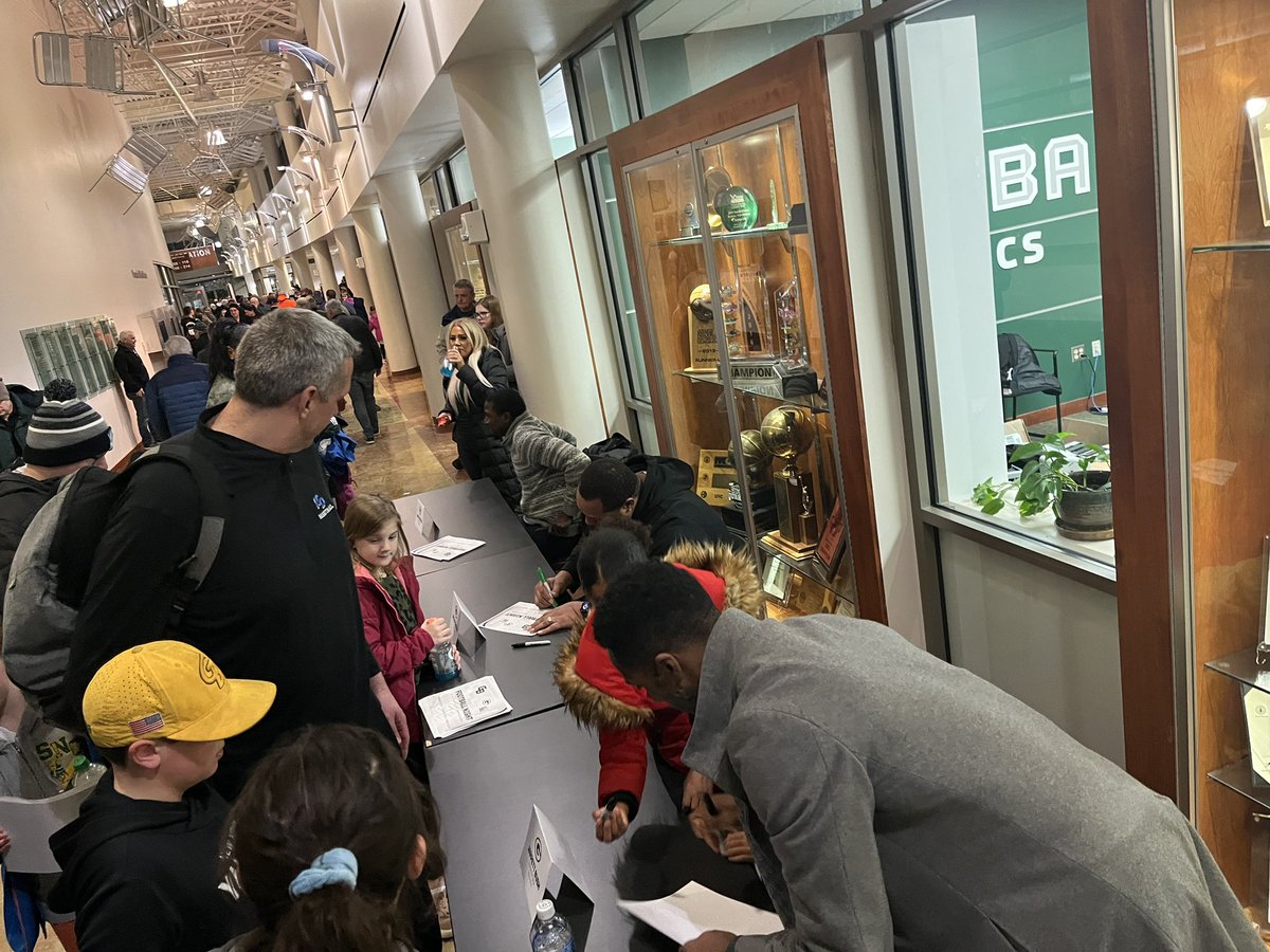 Green Bay Phoenix (@gbphoenix) on Twitter photo Big shout-out to our <a href="/packers/">Green Bay Packers</a> alumni that made it out to Football Night last night! Thank you to Jarrett Bush, Junius Coston and Chris Francies! #GoPackGo #RiseWithUs Big shout-out to our <a href="/packers/">Green Bay Packers</a> alumni that made it out to Football Night last night! Thank you to Jarrett Bush, Junius Coston and Chris Francies! #GoPackGo #RiseWithUs