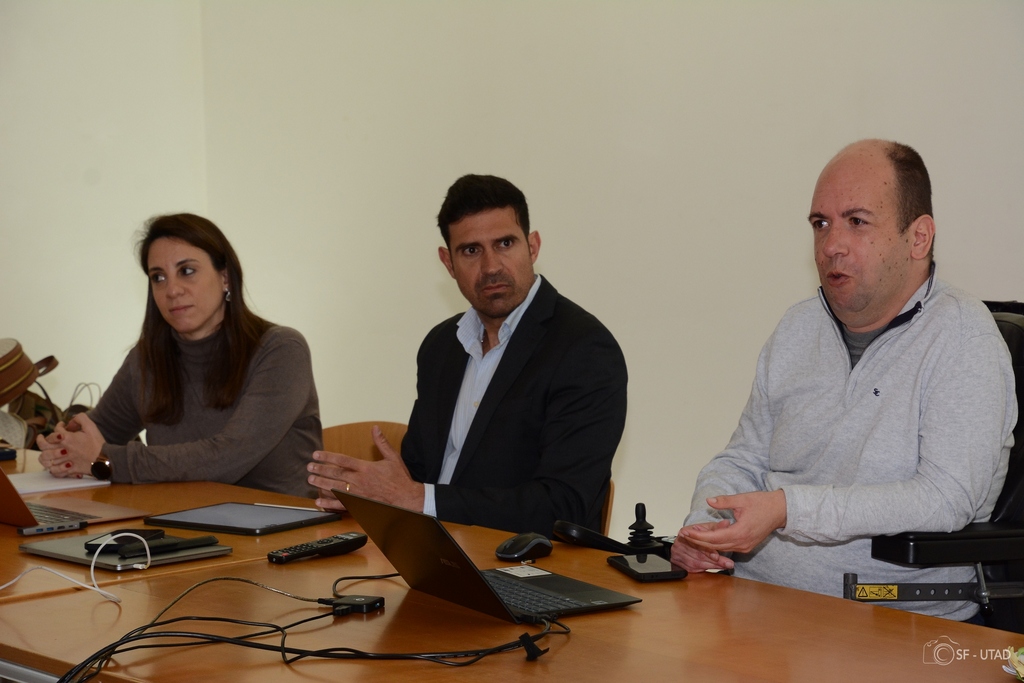 UTAD_oficial's tweet photo. O ChangeLab, programa pioneiro da UTAD, lançou a semente para a criação de novas ideias de negócio junto de mais de uma dezena de participantes.

Fica atent@ porque vem aí nova edição.

Fica a saber tudo em:
https://t.co/Vzw4gEMrky

#utad #ChangeLab #empreendedorismo #inovação https://t.co/yuGDAKvp3E