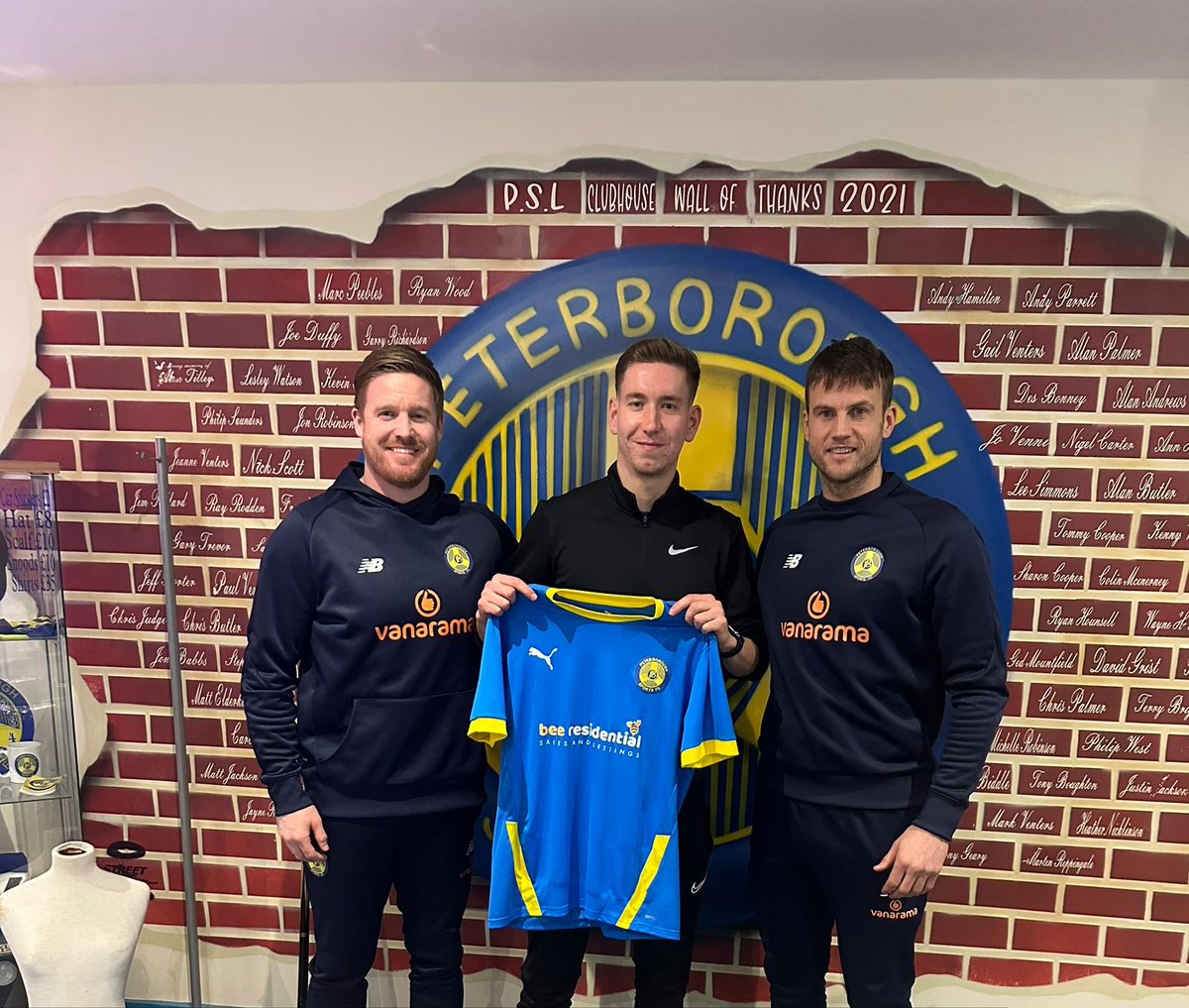 𝗡𝗘𝗪 𝗦𝗜𝗚𝗡𝗜𝗡𝗚👇

We would like to welcome Hugh Alban Jones to the club. Hugh has signed from <a href="/BedfordTown/">Bedford Town FC</a> on a deal that runs until May 2024.

Hugh is a local lad with lots of ability and will go straight into the squad for Saturday's game against <a href="/bostonunited/">Boston United</a>.

#PSLFC