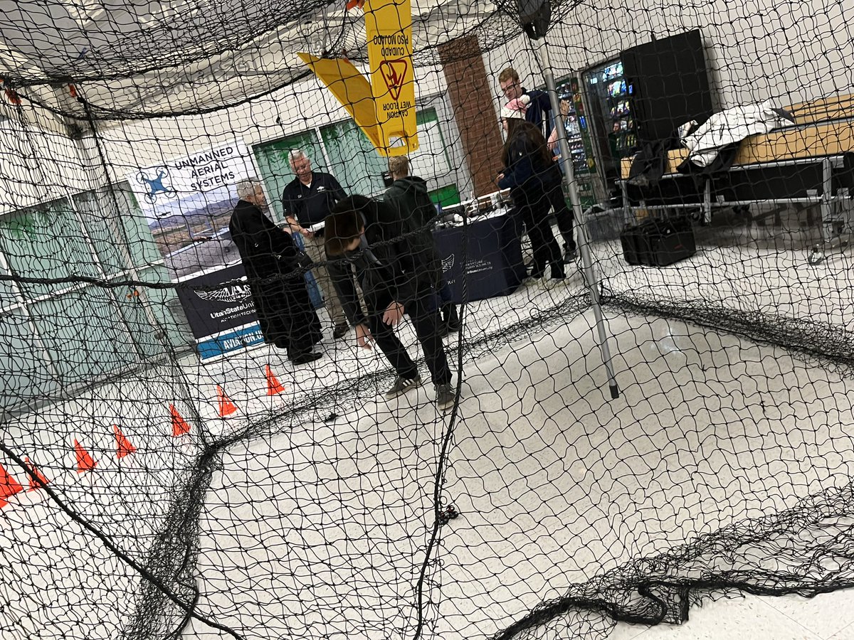OlympusTSA's tweet photo. Tsa Night Yesterday! #TSANight #UtahCTE #UtahEvents #STEM #STEMPathways #OlympusHighSchool #EvergreenJuniorHigh https://t.co/NY0tG1uK5b