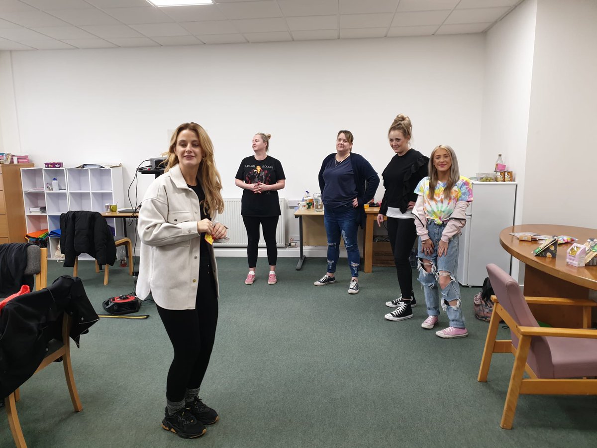 ResilienceLear1's tweet image. So…week 5 on our #TIER Pathway and the gang have been learning about Communication Styles, alongside a refresh on an Intro to Trauma. We also had #spacesforlistening, worked on emotional literacy using Feelings Wheels &amp;amp; rounded off the day with a movement Q&amp;amp;A activity. 🙌🏽⚙️📝🎓