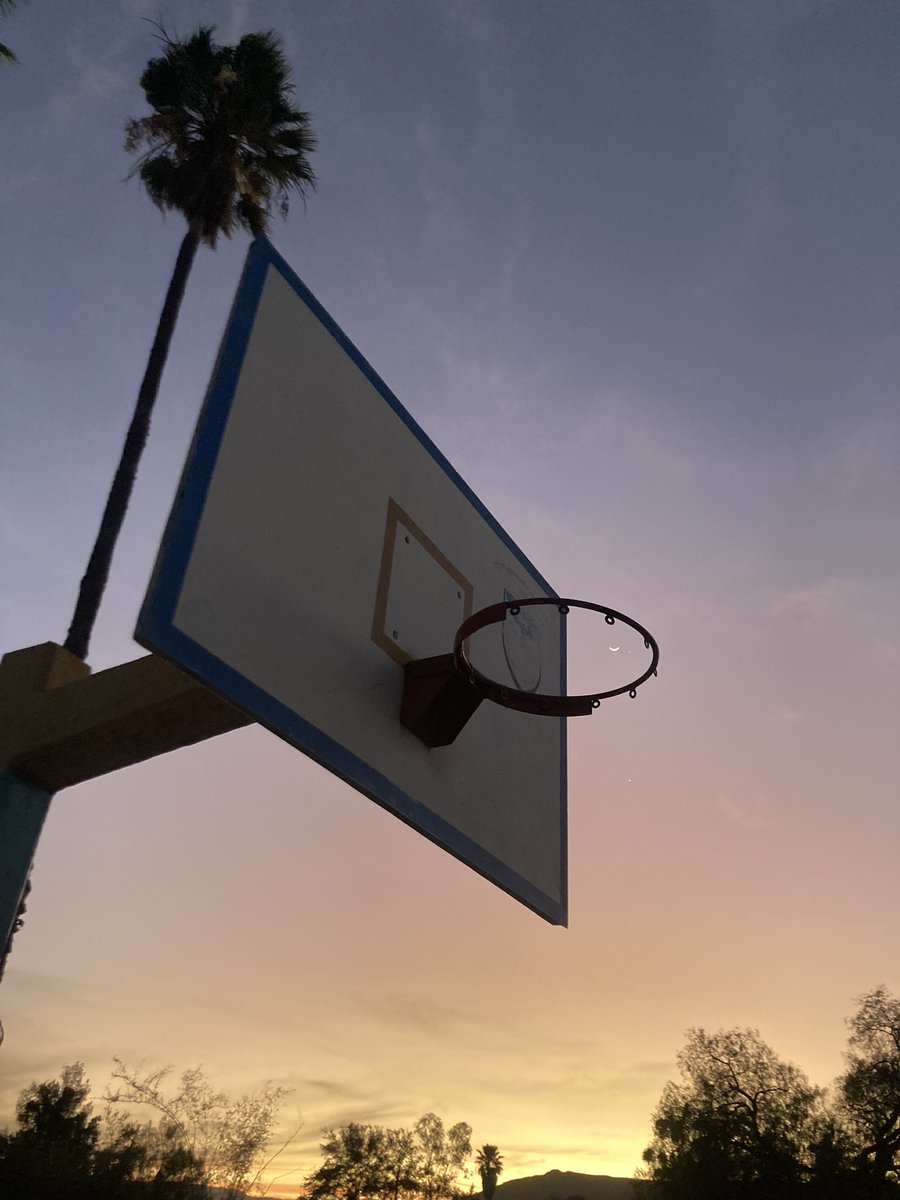 Orlando_RG1's tweet photo. Tu que sabes de pasión si nunca has jugado basquetbol! … en Oaxaca ! @BasquetMexico https://t.co/UJ8uoZLUNV