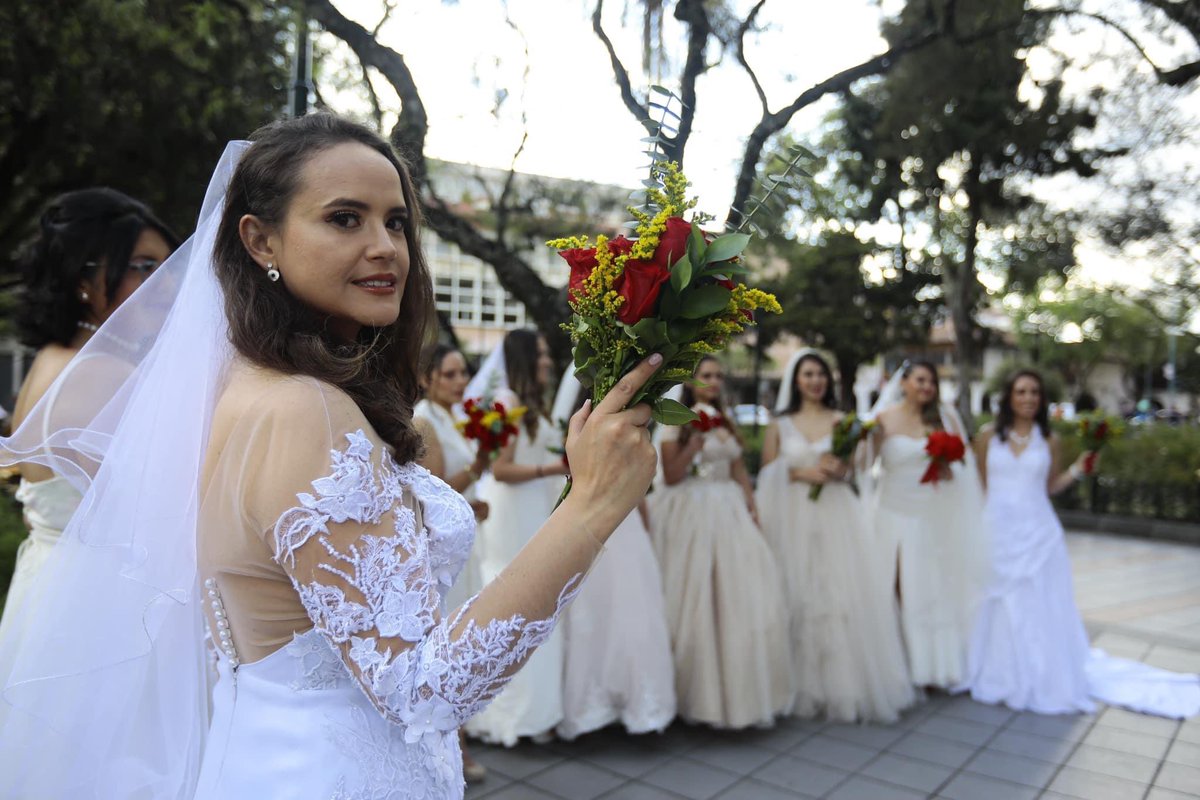 MunicipioCuenca's tweet photo. ¡La activación #ElAmorInvadeCuenca fue todo un éxito!

GRACIAS A TI por ir y ser parte de un evento lleno de amor. https://t.co/PJByu0H5xa