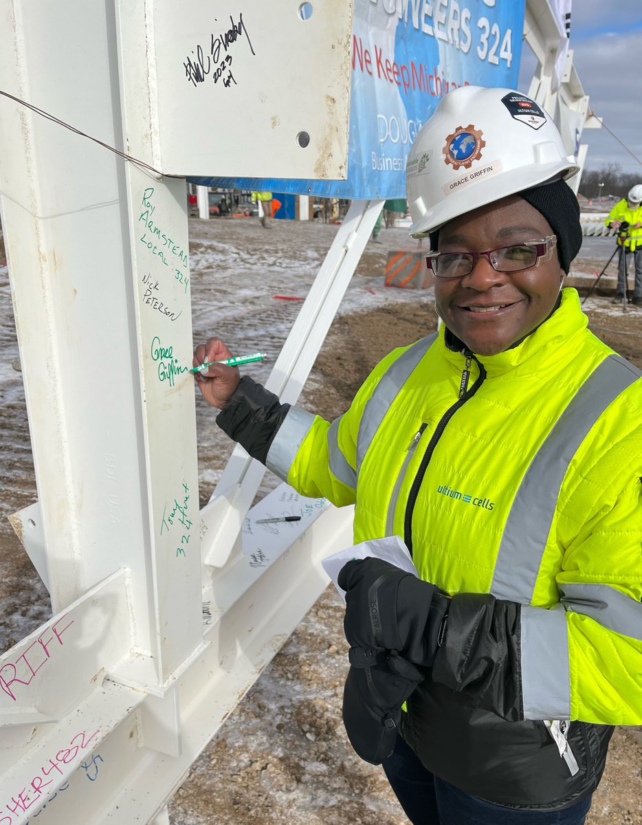 Ultium Cells tweet media