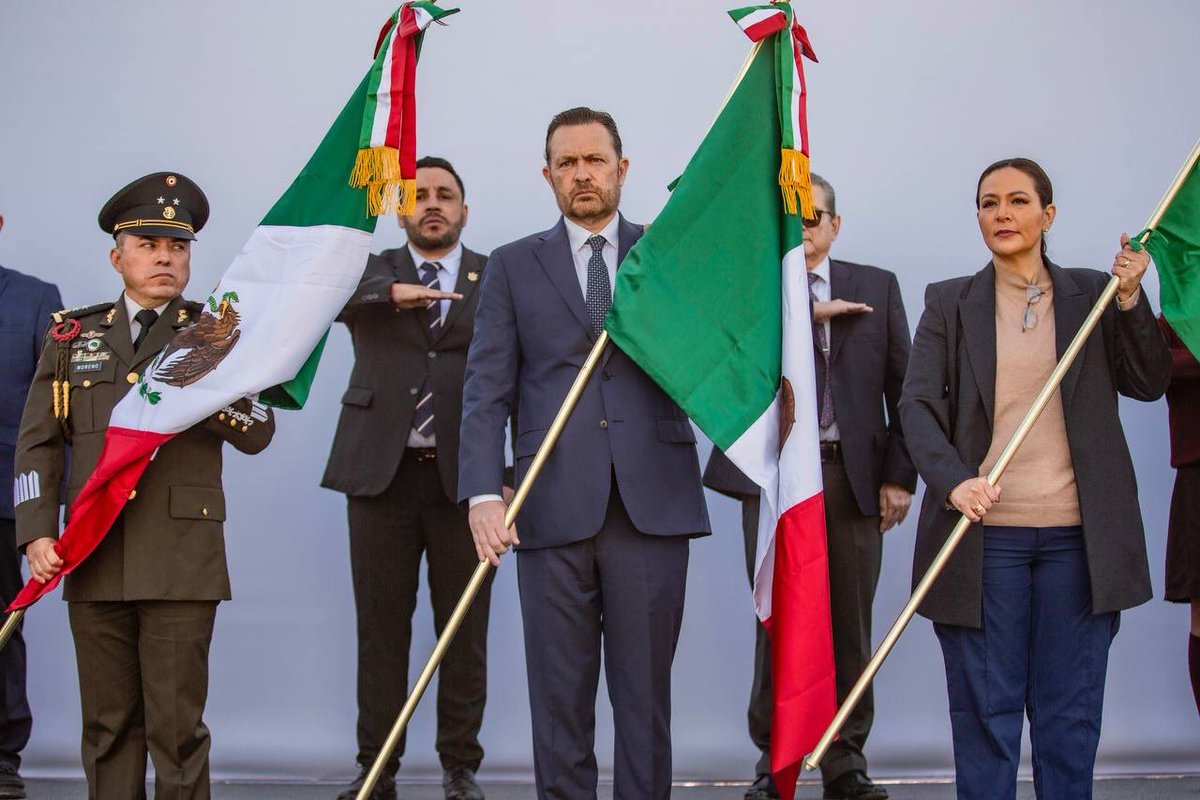 makugo's tweet photo. Estuve presente esta mañana en los honores a la Bandera Nacional, símbolo que representa la unidad y esperanza de todos y cada uno de los mexicanos. 🇲🇽

¡Es un orgullo ser mexicano!#DíaDeLaBandera https://t.co/hi7OCQTjoY