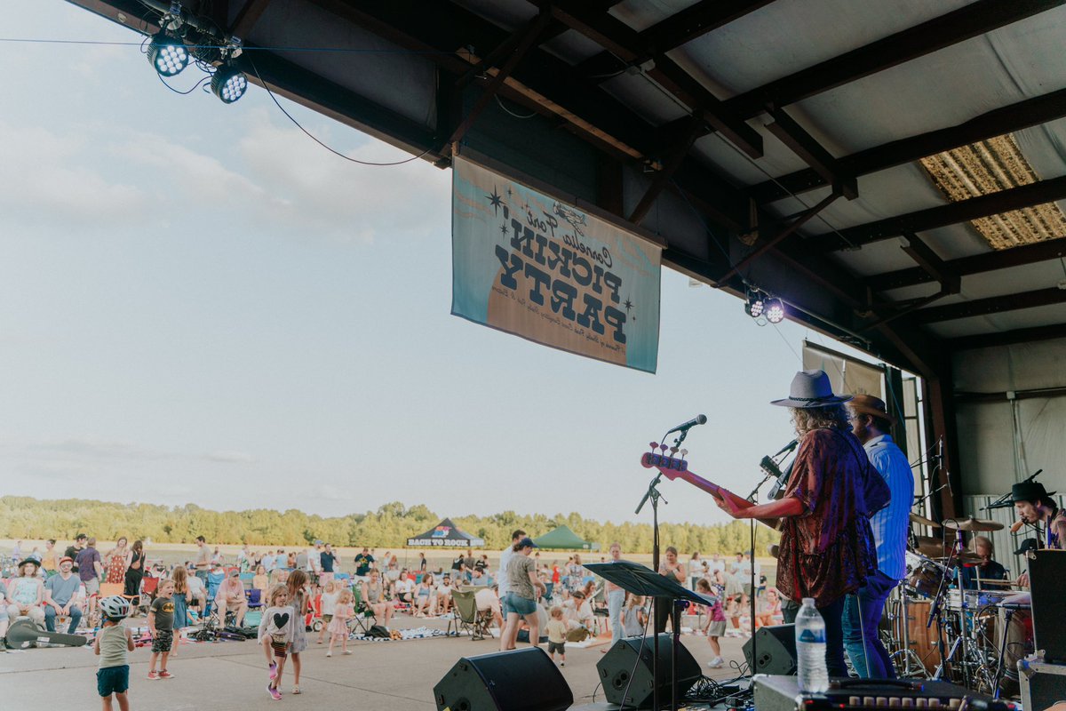 Cornelia Fort Pickin' Party tweet media