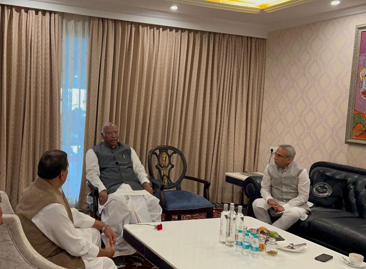 naseemkhaninc's tweet photo. Today i participated in 85th Congress Plenary session in Raipur. The session unites leaders and members from all over the country  to set a new direction to country's political scenario.

#INCPlenaryInCG #85thCongressPlenarySession https://t.co/18neZmmiTh