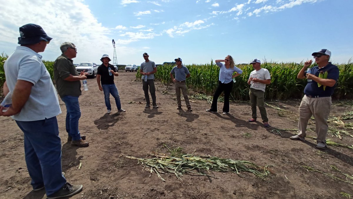 SCHANG Agronomía Veterinaria (@schangagrovet) on Twitter photo Presentes en el CTB de @Bayer4CropsAR
Muy buena jornada de intercambio y capacitación, junto a los Ing. Agr <a href="/Rolobidegain/">Rolo</a> , Rafa Lopez , Rocio Romat y <a href="/solarroquy/">Sol Arroquy</a> !
<a href="/LaTijeretaMaiz/">La Tijereta Maíz</a> <a href="/FieldViewArg/">FieldView Argentina</a> <a href="/RaulojMartin/">Raul Martin</a> <a href="/tito05_/">Tito Morales</a> <a href="/fernandez_riky/">Ricardo Fernandez</a> Presentes en el CTB de @Bayer4CropsAR
Muy buena jornada de intercambio y capacitación, junto a los Ing. Agr <a href="/Rolobidegain/">Rolo</a> , Rafa Lopez , Rocio Romat y <a href="/solarroquy/">Sol Arroquy</a> !
<a href="/LaTijeretaMaiz/">La Tijereta Maíz</a> <a href="/FieldViewArg/">FieldView Argentina</a> <a href="/RaulojMartin/">Raul Martin</a> <a href="/tito05_/">Tito Morales</a> <a href="/fernandez_riky/">Ricardo Fernandez</a>