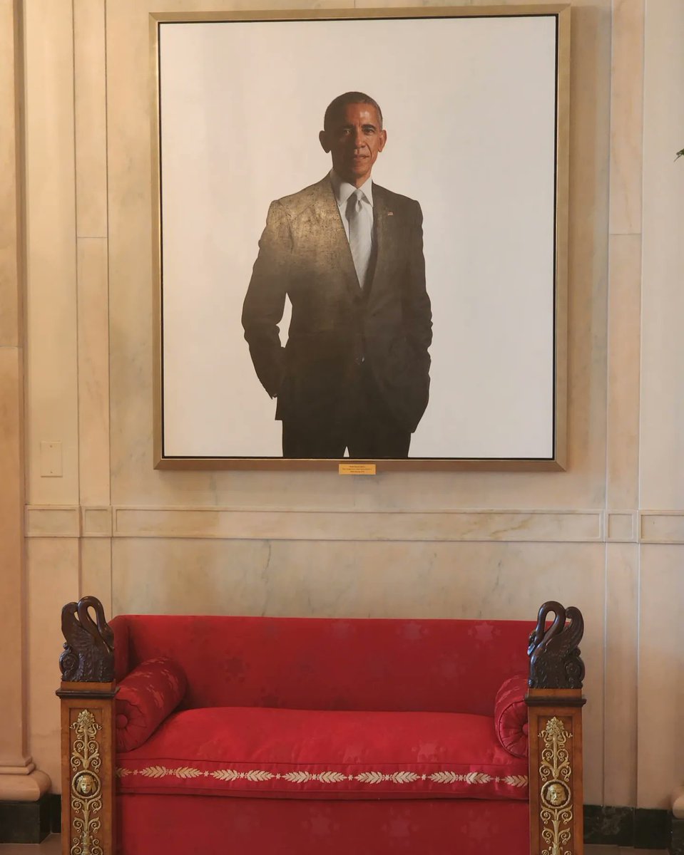 White House ready!
By special invitation. 
Finally making it into the bigger leagues!
🗣 look Mommy, we major!"

#intothemajorleagues
#weinthere
#keeprisingtothetop
#explorepage 
#whitehousemeetsourhouse
#burberry 
#gucci