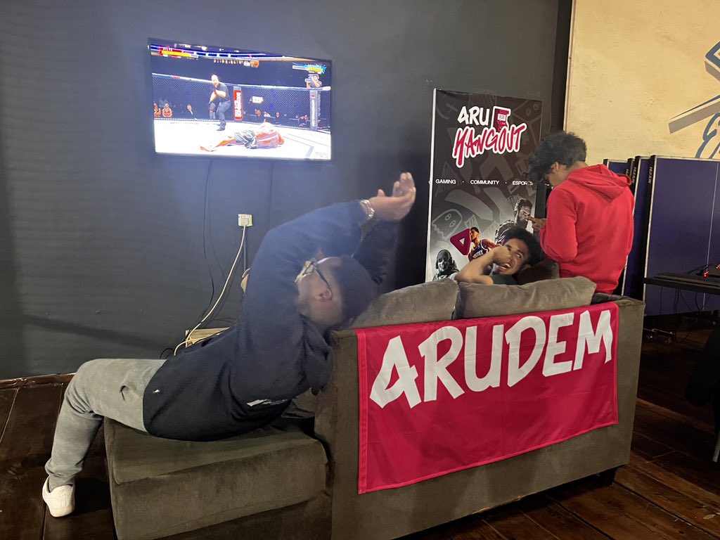arudemgaming's tweet photo. Gamers Nights, happening now! https://t.co/fFN3Efhb18
