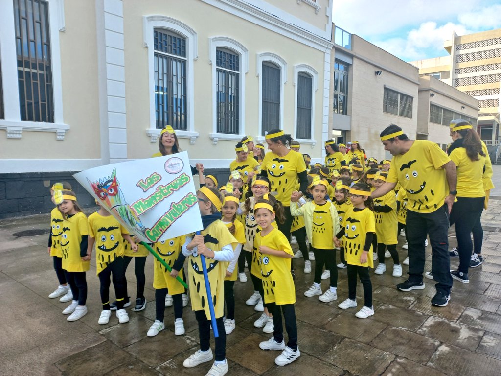 Nuestros pequeños "Monstruos de las emociones" no han parado de bailar y cantar en el pasacalles de Infantil: 🥁🎶"¡Somos Salesianos, mírame, por nuestra alegría tú nos vas a conocer,Nuestro Centenario ya llegó, estamos de fiesta me divierto mogollón!"😄🎵
<a href="/SalesianosSMX/">Salesianos SMX - #UnSueñoParaTi</a>
