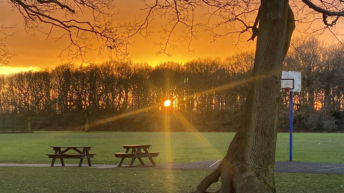 The sun sets on another amazing half term 🤩! 

We look forward to seeing all of our clients back next week 🤗. 

#communityfirst #sunsetsofinstagram #igersbirmingham #birminghambusiness #solihullbusiness #solihull #februaryhalfterm #halftermfun #coventrybusiness