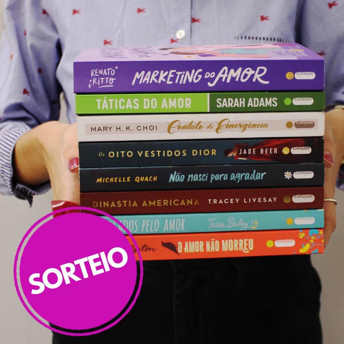 intrinseca's tweet photo. Levanta a mão quem adora livros de romances incríveis ❤️✨
Selecionamos as melhores histórias para você se apaixonar!

Siga o nosso perfil, dê RT neste post PUBLICAMENTE e preencha o formulário: https://t.co/QzcJhTtxR5 
Resultado: 28/02 https://t.co/ZXSfnqGp8I