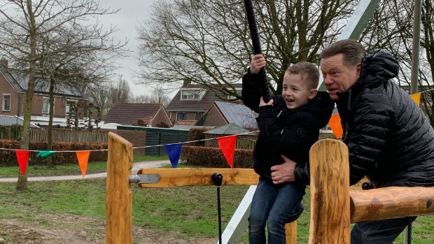 Wens gaat in vervulling voor kinderen uit Windesheim met eigen kabelbaan -  deswollenaer.nl/l/274784