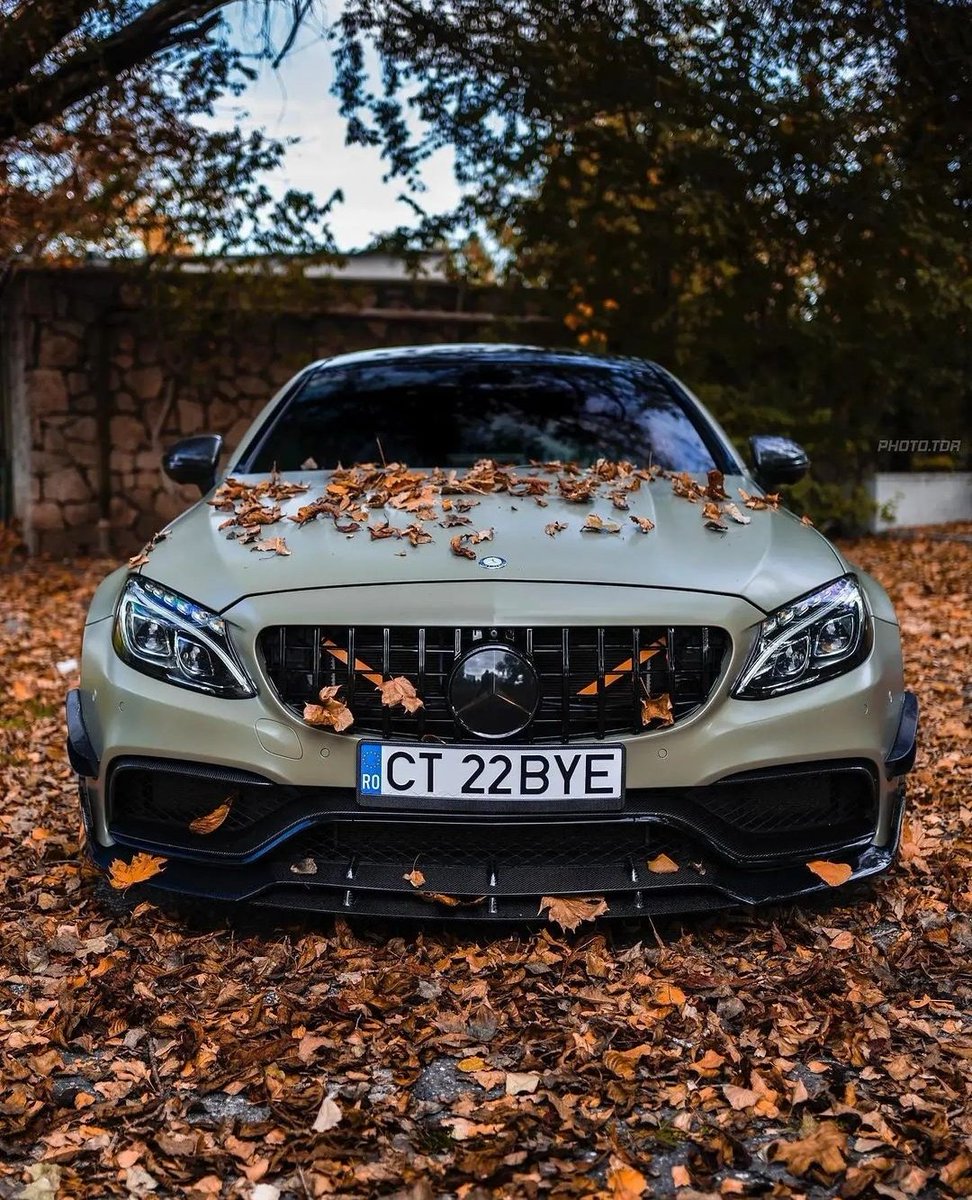 WorldWideCarsTM's tweet photo. Mercedes-AMG C63s Coupe 🍂 https://t.co/LsYtPauG7z
