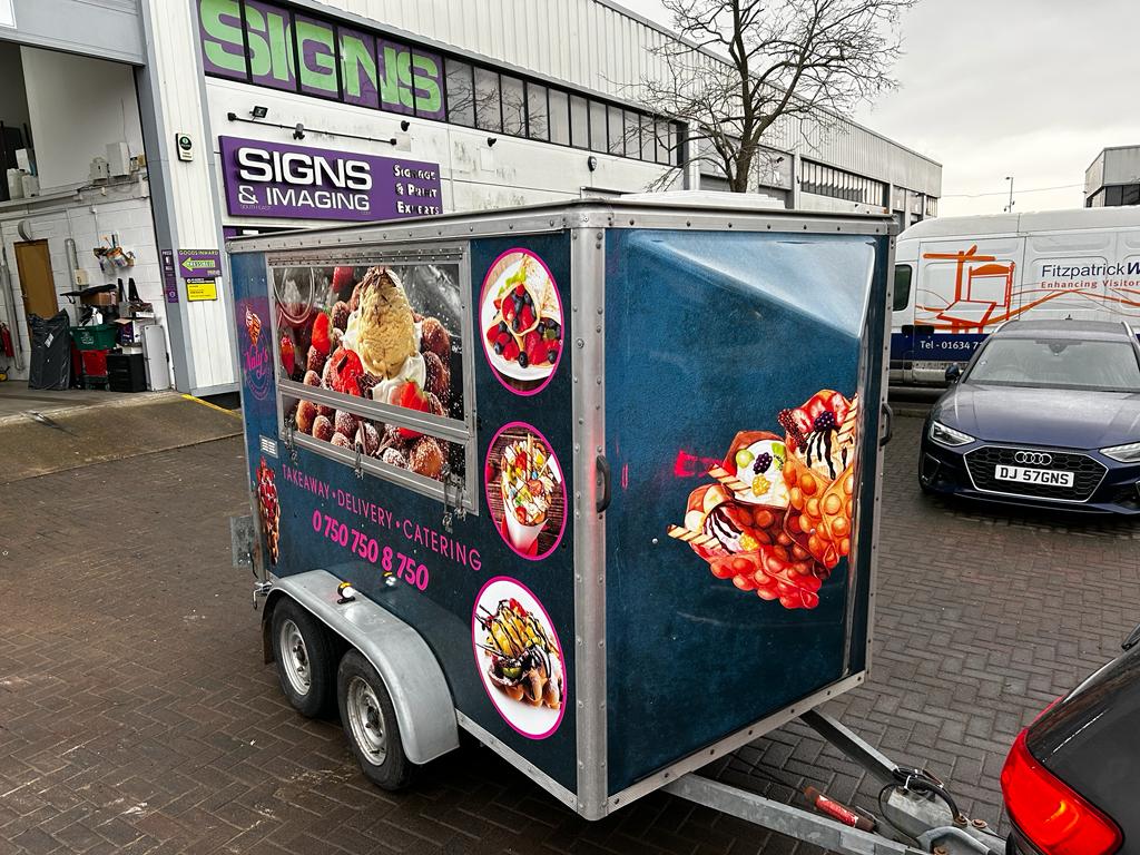 Signsandimaging's tweet photo. Sparkly new graphics for this used trailer to promote this new business.
Printed on 3M wrap vinyl with a gloss laminate

All ready to start trading with maximum advertising !!! https://t.co/MJVJYCLfLr