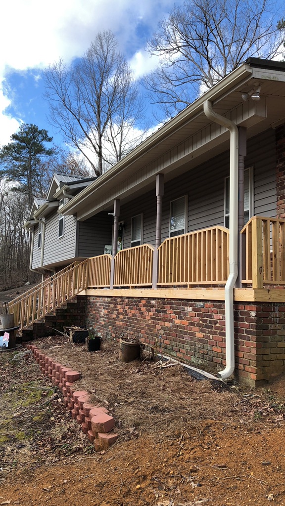usaroofingal's tweet image. Gutters are vital &amp;amp; a must for all homes. Check out these we just installed in Warrior, AL! #gutters #gutterservices #finishedproject #guttercompany #guttercontractor