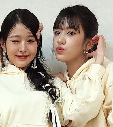 OneIzonenako618's tweet photo. アンニョンズのイチャイチャ?見れて本当に良かったし、アンニョンズ日本語また上手くなってた😭😭
#IVE #IVE_The_Prom_Queens #IVE_ThePromQueens https://t.co/66UvEvHLni