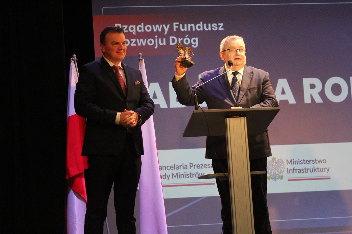 Kalwaria_Zeb's tweet photo. 🚗🚙Będzie remont drogi gminnej w Zarzycach Wielkich

ℹ️ Dzięki Rządowemu Funduszowi Rozwoju Dróg będzie możliwa gruntowana przebudowa drogi gminnej w Zarzycach Wielkich. Na ten cel samorząd gminny pozyskał dotację w wysokości 3⃣mln 4⃣0⃣2⃣ zł co będzie stanowiło 75 % kosztów. https://t.co/RZ9dYBl3Qp