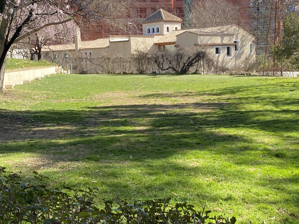 MCasariegoCor's tweet photo. Con @palomagromero en la recuperada Casa del Reloj, nuevo Centro Cultural Quinta de los Molinos-Espacio de Desarrollo e Innovacion Patrimonial (EDIP). Una inversión entre obra y gestión de más de 4M€ #sures @SilviaSaavedraI para cultura de @JMD_SanBlas que abrirá muy pronto😀😀 https://t.co/ePixwqmIJN