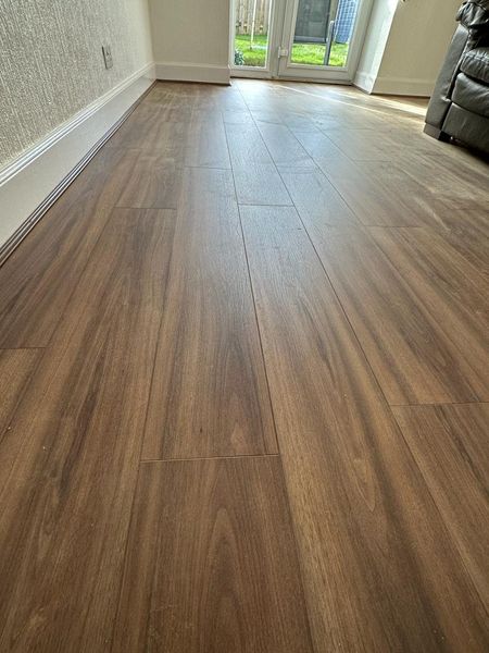 Stunning install of Urban Laminate, Nairobi FU016 😍 by Inveralmond Carpets and Flooring. 

#flooring #firstchoiceflooring #flooringforeverroom #hardflooring #laminateflooring #homedecor #housebuilders