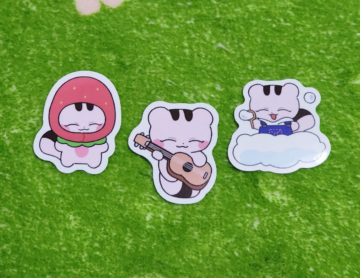 특전인 칼선 스티커 3종입니다🧡
인형 1개당 한세트씩 보내드립니다!