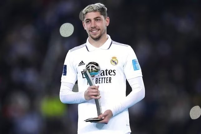 RmcfOmar's tweet photo. Do you need Pace? call Mbappe 

Do you need Dribbling? call Messi

Do you need Defense? call Ramos

Do you need Flair? call Neymar 

Do you need Passing? call Kroos 

Do you need Shooting? call Ronaldo 

But if you want all this in one player...

CALL Federico Valverde ✨ https://t.co/pONVq2cX6I