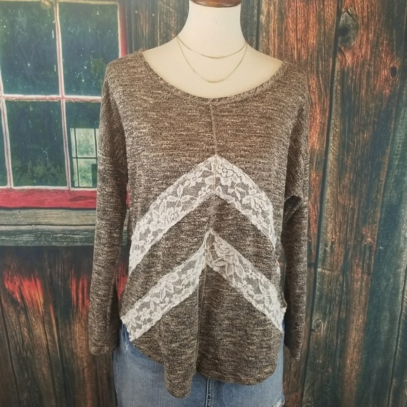 Daisy21JH's tweet photo. So good I had to share! Check out all the items I'm loving on @Poshmarkapp from @Fashion4u2love #poshmark #fashion #style #shopmycloset #mauby #charmingcharlie #wrangler: https://t.co/chXunttqC8 https://t.co/hfGn1U44rC