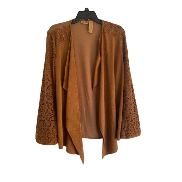 Daisy21JH's tweet photo. So good I had to share! Check out all the items I'm loving on @Poshmarkapp from @Fashion4u2love #poshmark #fashion #style #shopmycloset #mauby #charmingcharlie #wrangler: https://t.co/chXunttqC8 https://t.co/hfGn1U44rC
