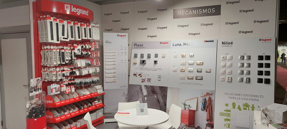 LegrandGroupES's tweet photo. 📢¡Estamos en #Expocadena 2023! Si eres socio de #Ehlis visítanos y conoce nuestras novedades y ofertas ¡te esperamos!

📍 pabellón 3 stand A32 @BEC_Bilbao 
🗓️ 24 y 25/02

#Legrand #mecanismos #basesmúltiples #regletas #interruptores #enchufes #canal #cargadores #inalámbricos https://t.co/ERuYnJnjG8