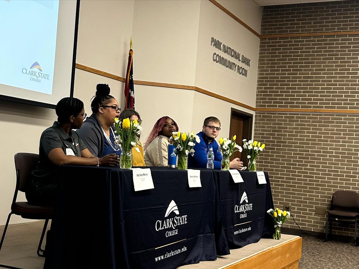 clarkstscholars's tweet photo. COLLEGE 101 Photo Dump!
Thanks for stopping by @scsdoh , @CSLocalSchools, and @THS_Arrows Scholars! We enjoyed hosting you on Clark State College's campus!
#OurScholarsSoar https://t.co/Qst6BcLC8V