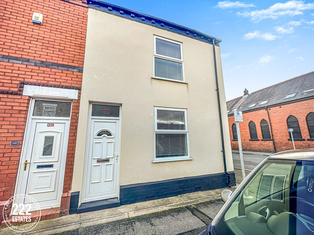 222Ltd's tweet photo. Great Location - Walking distance to Town Centre, Nicely Presented Throughout, Three Double Bedrooms, Freshly Decorated Throughout, Call 222 Estates to arrange a viewing straight away! https://t.co/5usq2sURiZ