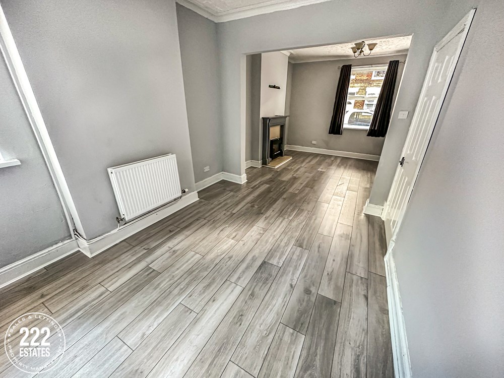 222Ltd's tweet photo. Great Location - Walking distance to Town Centre, Nicely Presented Throughout, Three Double Bedrooms, Freshly Decorated Throughout, Call 222 Estates to arrange a viewing straight away! https://t.co/5usq2sURiZ