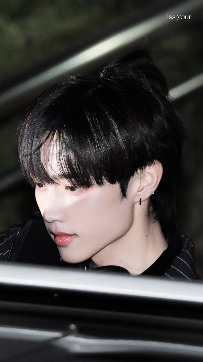 iss_your_sw's tweet photo. 230224 뮤뱅 퇴근
거기 잘생긴 학생 머리 떴어요…
#선우 #SUNWOO #더보이즈 #THEBOYZ https://t.co/F2MSR3jSj7