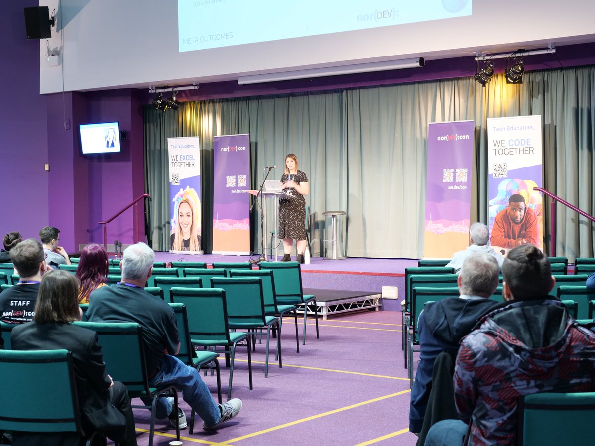 NorfolkDev's tweet image. 8 months pregnant 🤰 and taking to the main stage at #NorDevCon2023!

What an absolute legend!