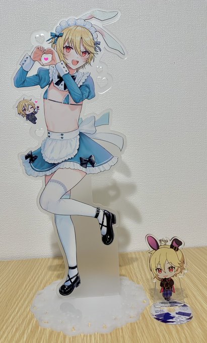 超BIGアクスタ届いたよ〜🥹✨✨
印刷も土台も綺麗〜❣️❣️
30cmなのでめちゃでかい‼️(比較のブラバニなず7cm)
マットアクリルも可愛くて最高〜〜❣️❣️ 