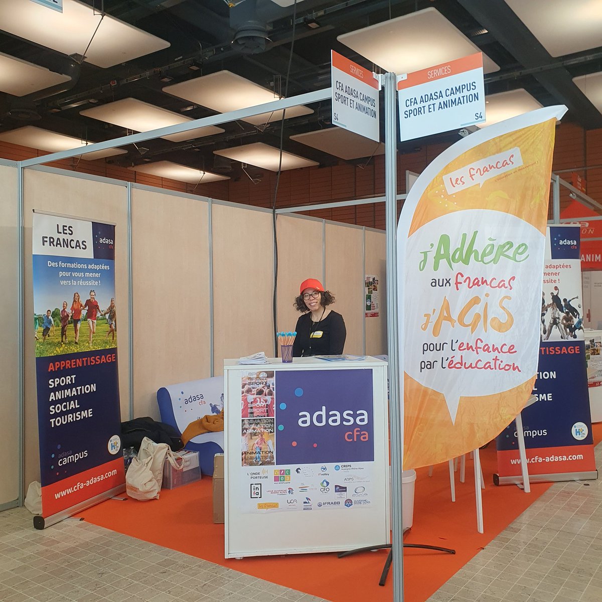 Francas_AuRa's tweet photo. Nous sommes au salon de l'apprentissage @BFMLyon @NRJLyon #apprentissage #forpro #jeunesse https://t.co/UaKVoDXOVn
