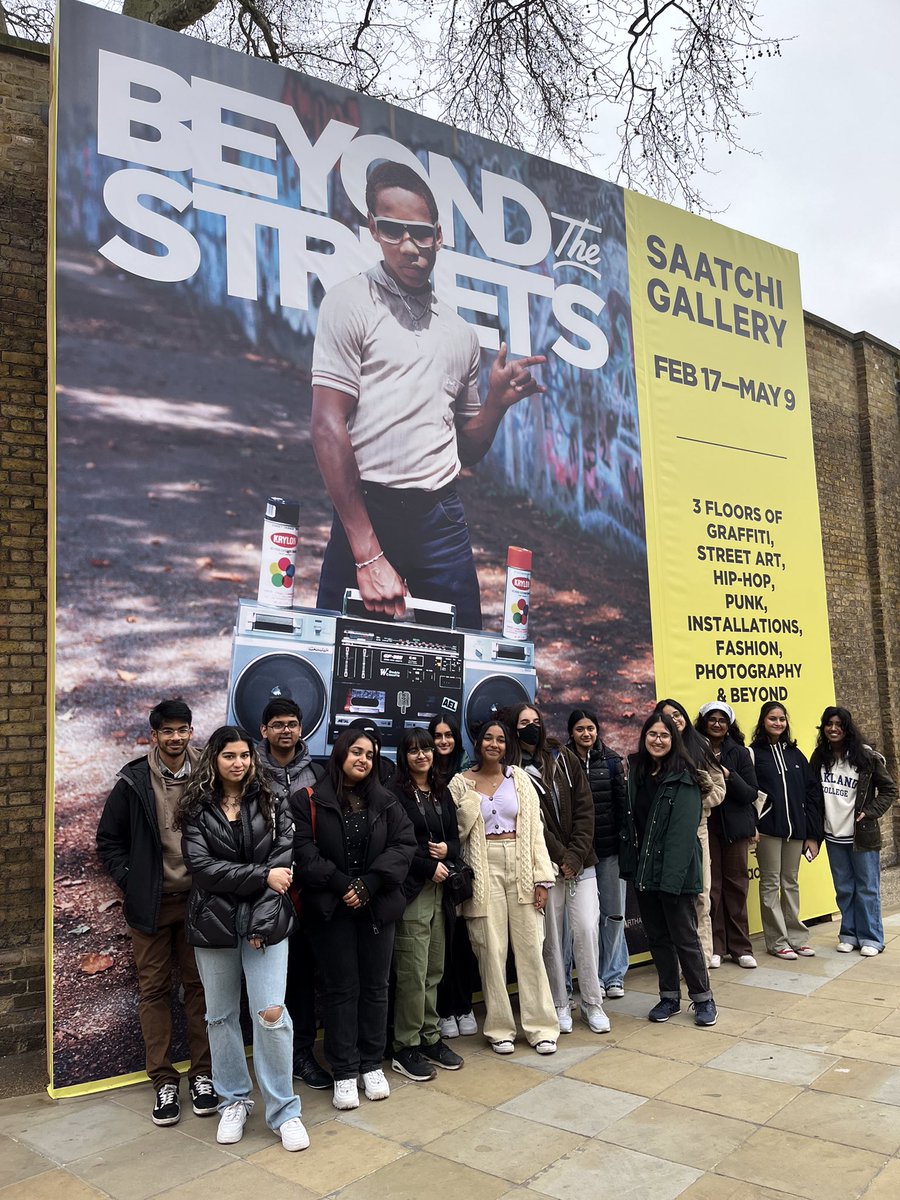 lgsartists's tweet photo. #lgscreative Y12 Art and Y12 Arts Award students enjoyed a day out visiting London galleries on Tuesday 🎨📸 https://t.co/JyypRQTehN