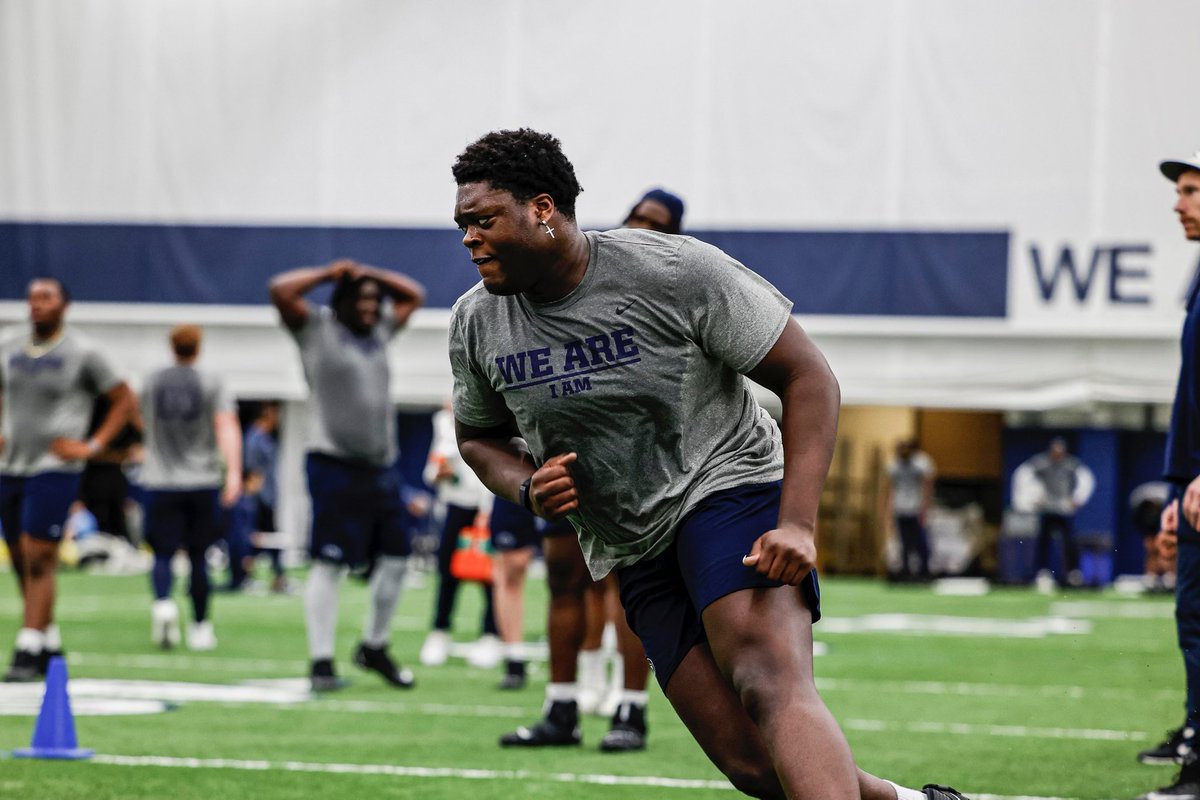CoachTrautFB's tweet photo. Workout #6 #OLofTheDay is @donkoh_anthony! We want energy, effort, enthusiasm, and leadership; AD brought all four today! #BBE #BrickSquad 🧱 x 🧱 #FrontRowToday #VA2PA #WeAre https://t.co/u162SLvwgm