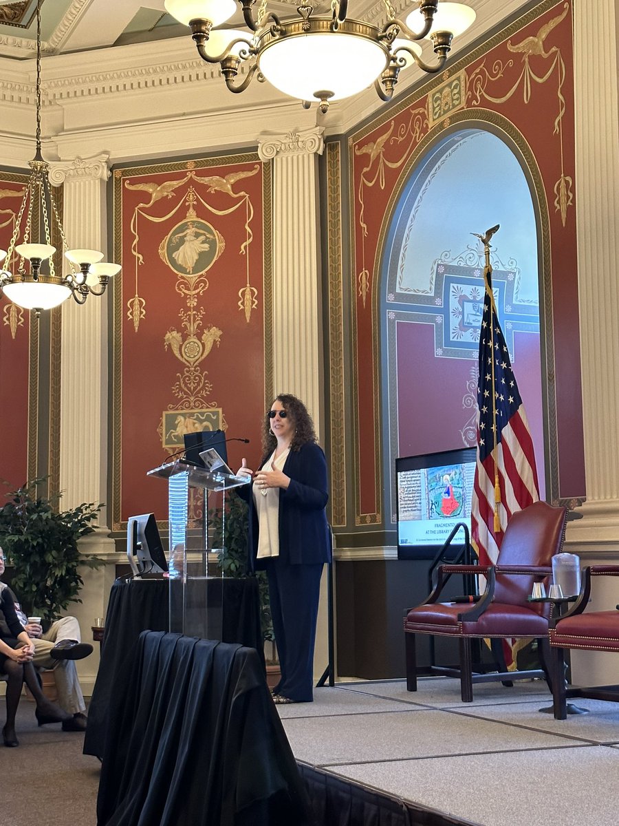 So excited for this session! @lisafdavis kicks off a round of Fragmentology papers at the Library of Congress 💚 #maa2023