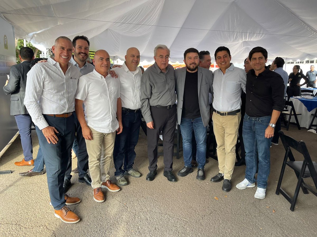 Un gusto coincidir con amigos Empresarios Mazatlecos comprometidos con nuestro Estado, siempre buscando lo mejor para Sinaloa y a la orden con Nuestro Amigo el señor Gobernador  <a href="/rochamoya_/">Rubén Rocha Moya</a> @elrecodooficial