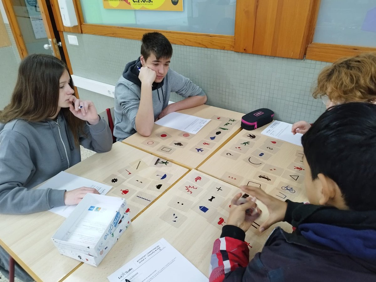 LaSalleLaSeu's tweet photo. Hi ha ordre a l'univers? Quin lloc ocupa l'ésser humà en l'univers? L'alumnat de filosofia treballa conceptes de metafísica amb el joc #Imagine @Asmodee_Spain #ProjecteJoc https://t.co/N8jN0VC1yE