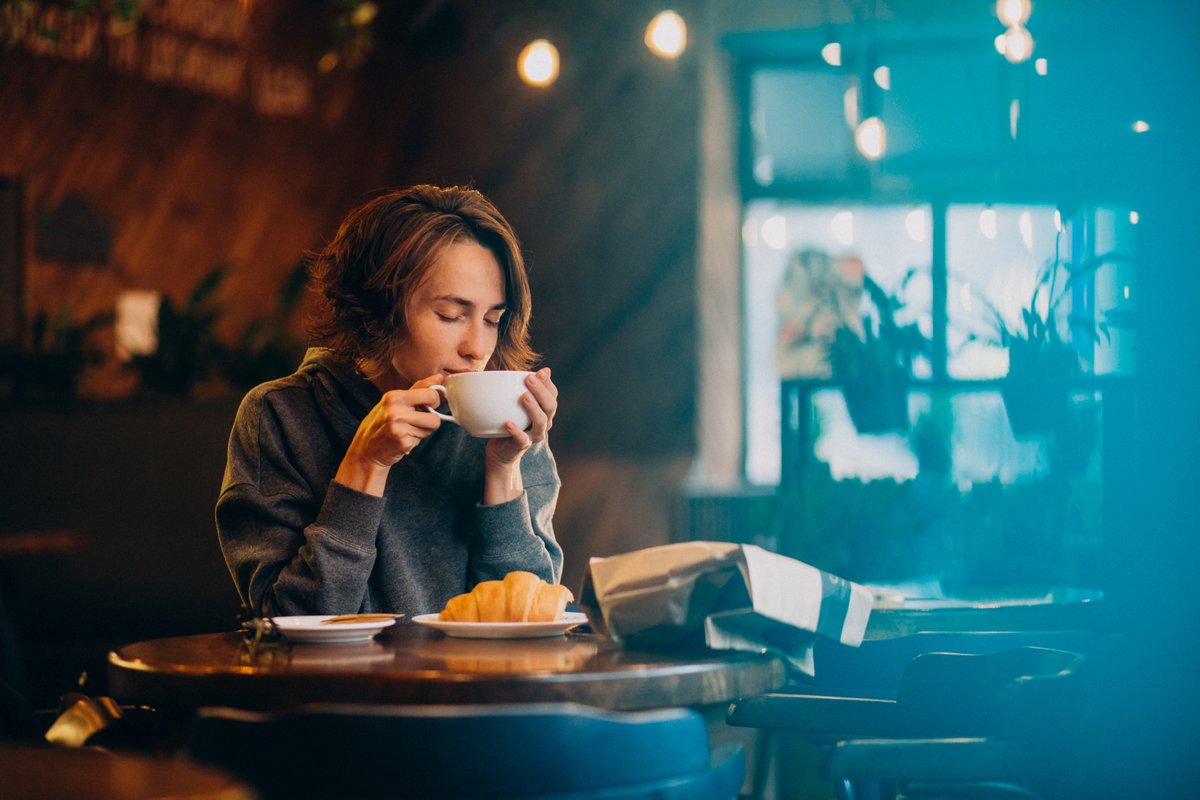 #caféaciegasteinvita a iniciar la semana con la mejor energía ¡Que tal si haces una pausa para disfrutar un exquisito café! Este te activa y estimula tus #sentidos.

#felizlunes #IntegrArte #orgullociego #multisensorial #pioneros #teatro #música #experiencia #café #arte #cultura